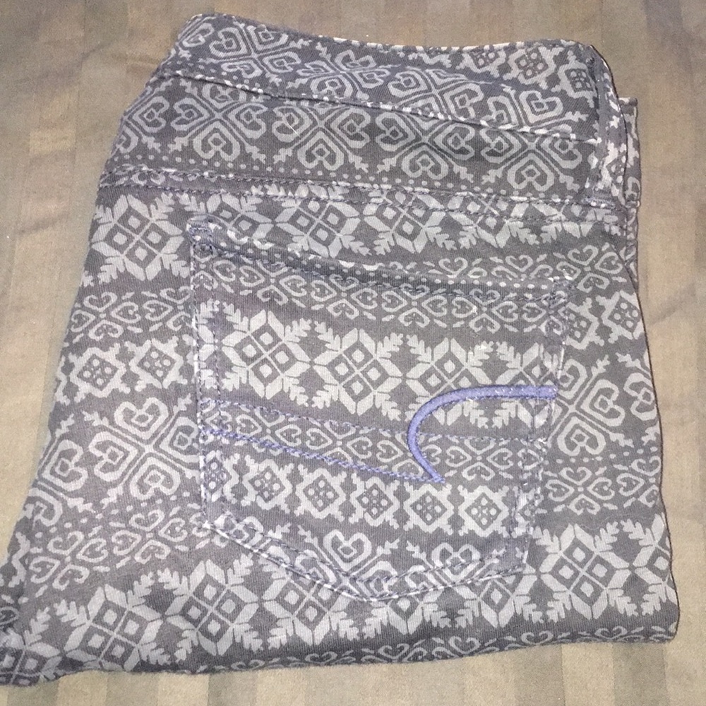 AE super stretch black patterned pants size 8